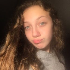 Meet your Posher, Danika